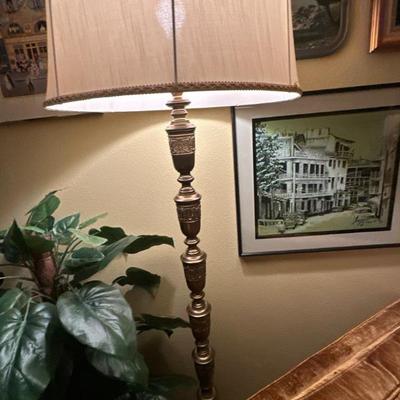 Floor lamp