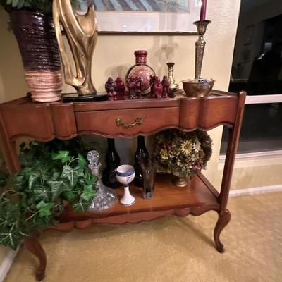 Side console table
