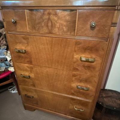 1930s Waterfall dresser (close up)