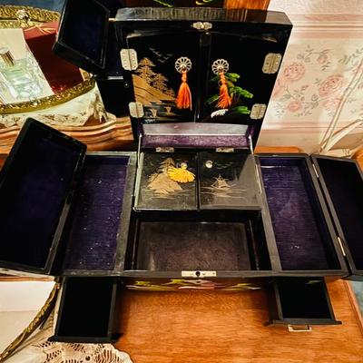 Sale Photo Thumbnail #214