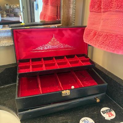 Sale Photo Thumbnail #830