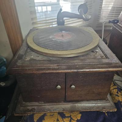 Victor tabletop talking machine phonograph in original wooden cabinet.
