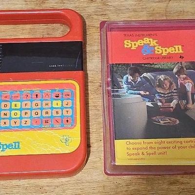 Speak & Spell Vintage w/ 2 Cartridges