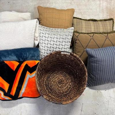 Pillows & Throws