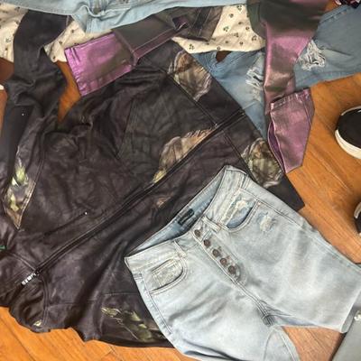 Sale Photo Thumbnail #46