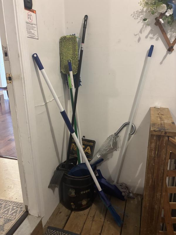 Sale Photo Thumbnail #557