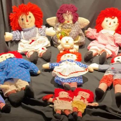A Charmingly Raggedy Group Of Doll Friends!