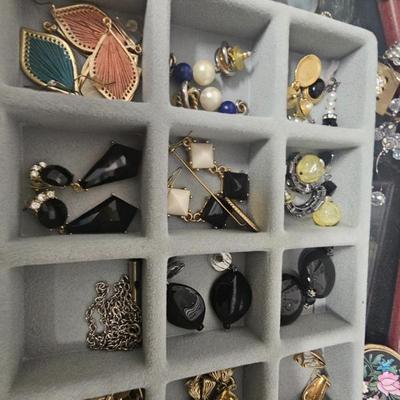 Sale Photo Thumbnail #989