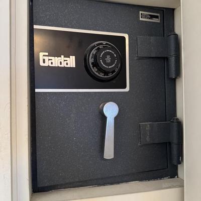 Sale Photo Thumbnail #378