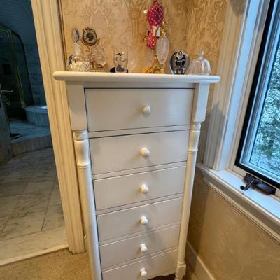 Sale Photo Thumbnail #410