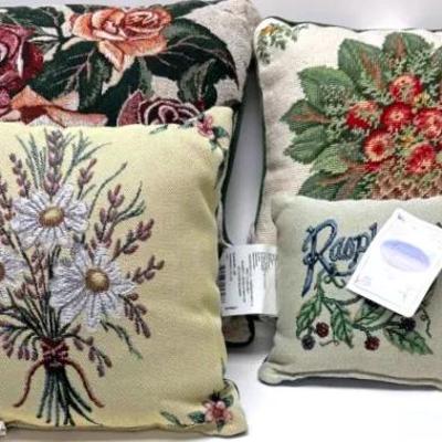 Bloom & Berry Pillow Set