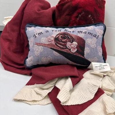 Red Hat Mama Gift Set, Pillow and Ruffled Knit Throw