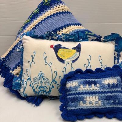 Beautifully Crafted Blue and White Textile Set
