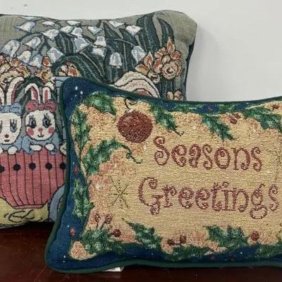 Festive Holiday Pillow Set