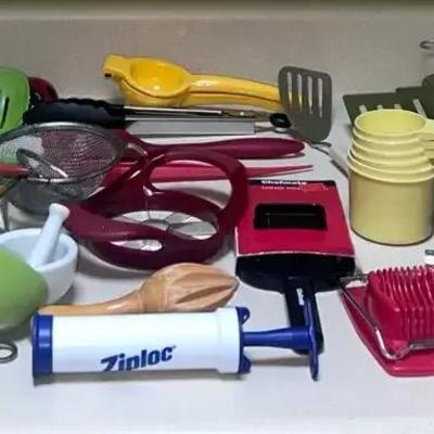 Kitchen Tools & Utensils Mystery Lot