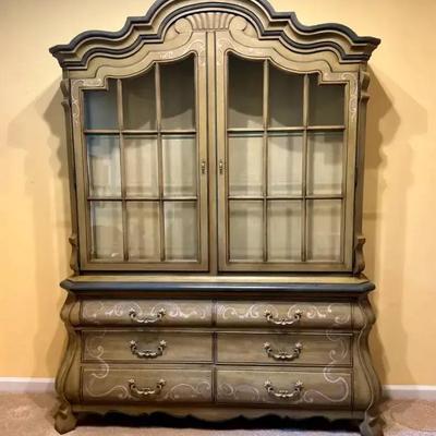 Stunning Drexel Heritage French Country China Cabinet