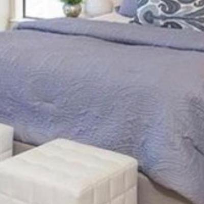 Sale Photo Thumbnail #202: White faux leather cubed  (qty 4)