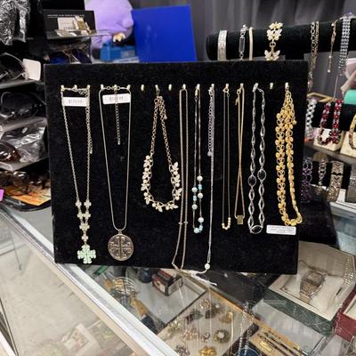 Sale Photo Thumbnail #12