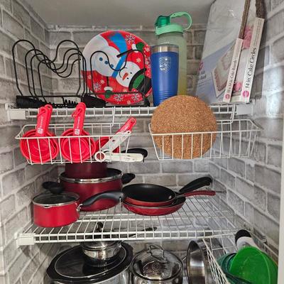 Sale Photo Thumbnail #110: Cook Ware