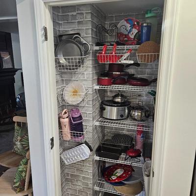 Sale Photo Thumbnail #109: Cook Ware