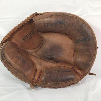 Classic Spalding Pro Pocket Catcher’s Mitt – Vintage Baseball Glove