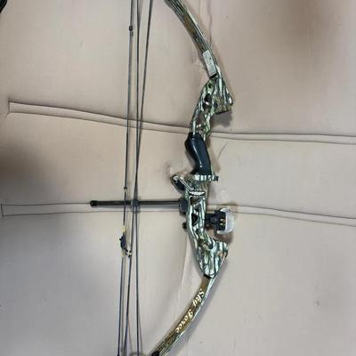 PSE Sky Force Compound Bow Camo – Adjustable 17–33″ Draw, 15–70 lb – Includes Sight, Rest, Stabilize