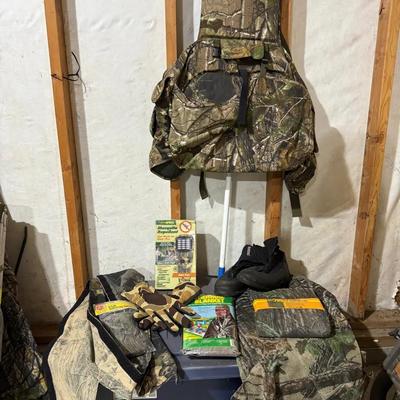 Large Hunting Gear Lot – RedHead Turkey Hunting Vest w/ Foam Pads, Camo Pack, Thermacell, Boots Etc