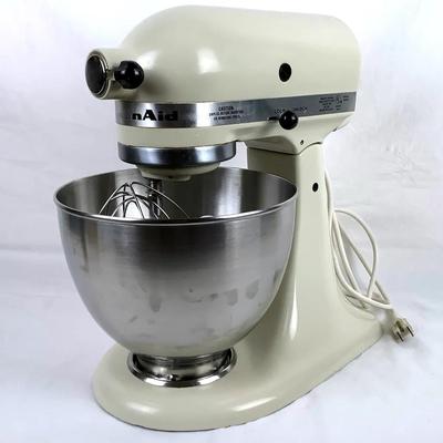 Vintage KitchenAid Hobart-Era Stand Mixer – Cream – Bowl & Attachments Included