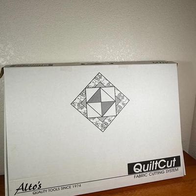 Alto’s EZ/MAT - Quilt Cut Fabric Cutting System 