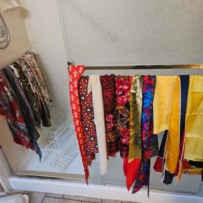 Sale Photo Thumbnail #41: Scarves
