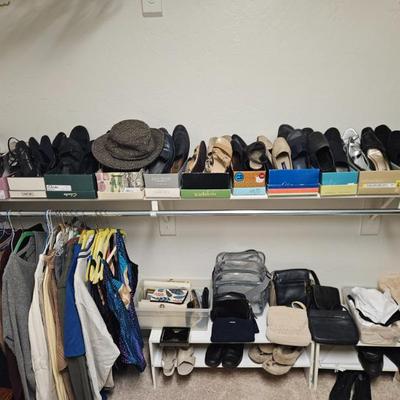 Sale Photo Thumbnail #38: Clothes