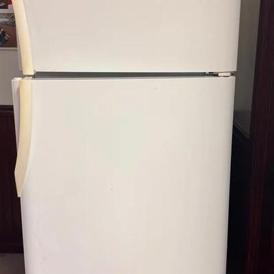 Frigidaire Refrigerator 