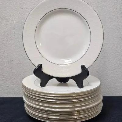 Vintage ROYAL DOULTON Lace Point H 5000 English Fine China Bread/Butter Plates Trimmed In Platinum 