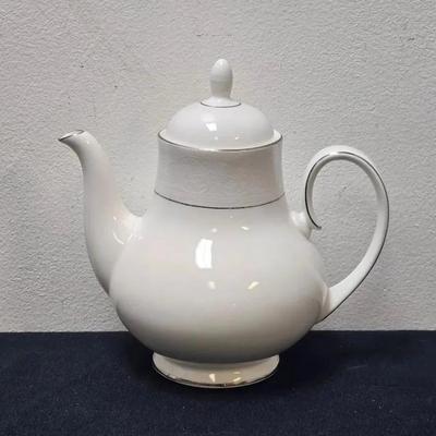 Vintage ROYAL DOULTON Lace Point H 5000 English Fine Bone China Coffee Pot With Platinum Trim