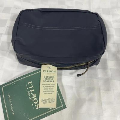 Filson Hanging Travel Kit 