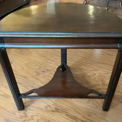 Demi line Side Table