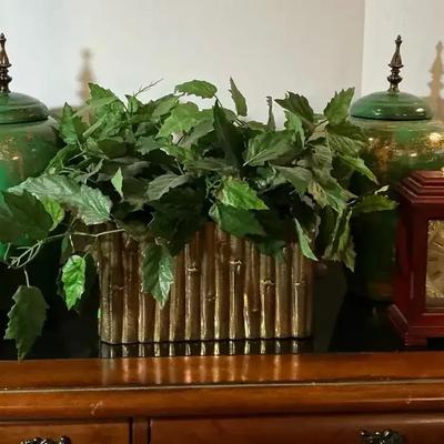 Beautiful Decor Pieces Urns Clock Plant