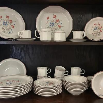 BO153 International Fantasia Stoneware Dishes