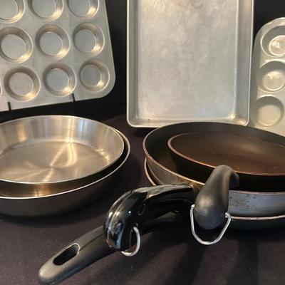 BO134 Vintage Pans 