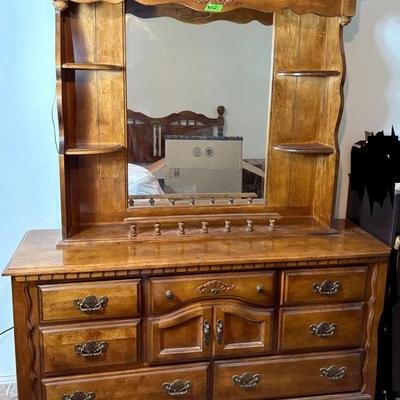 BO327 Wooden Dresser With Mirror 