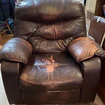 BO101 Reclining Chair