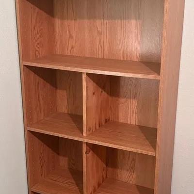 BO351 Oak Finish Bookshelf 