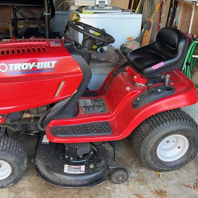 BO200 Troy-Bilt Driving Lawnmower -Super Bronco 42” Blade