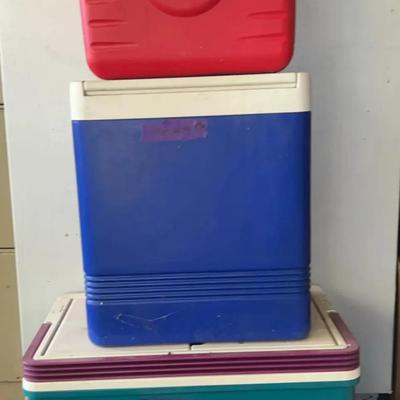 BO409 Igloo And Coleman Coolers 