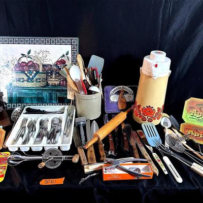 BO161 Enchanted Star pattern by HULL Flatware & More