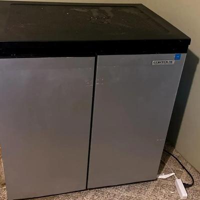 Contoure Compact Refrigerator / Freezer Combination Unit