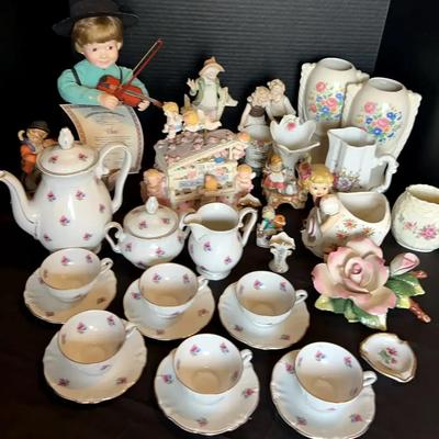 Winterling Bavaria Porcelain Tea Set with Vintage Figurines and Working Musikbox