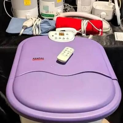 Kendal Deep Foot and Leg Spa with Humidifiers, Heating Pads, and Bathroom Accessories