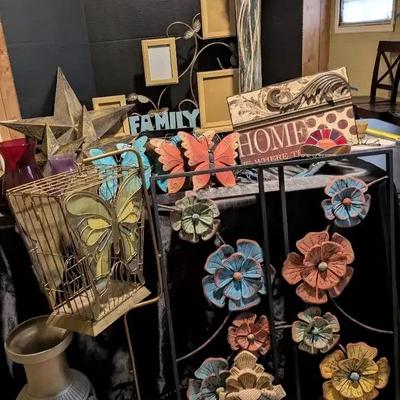 Metal and Glass Home Décor Collection with Vase and Decorative Accents