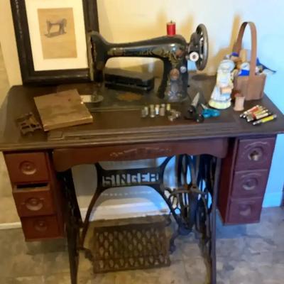 Antique Singer Treadle Sewing Machine in Wood Cabinet with Accessories